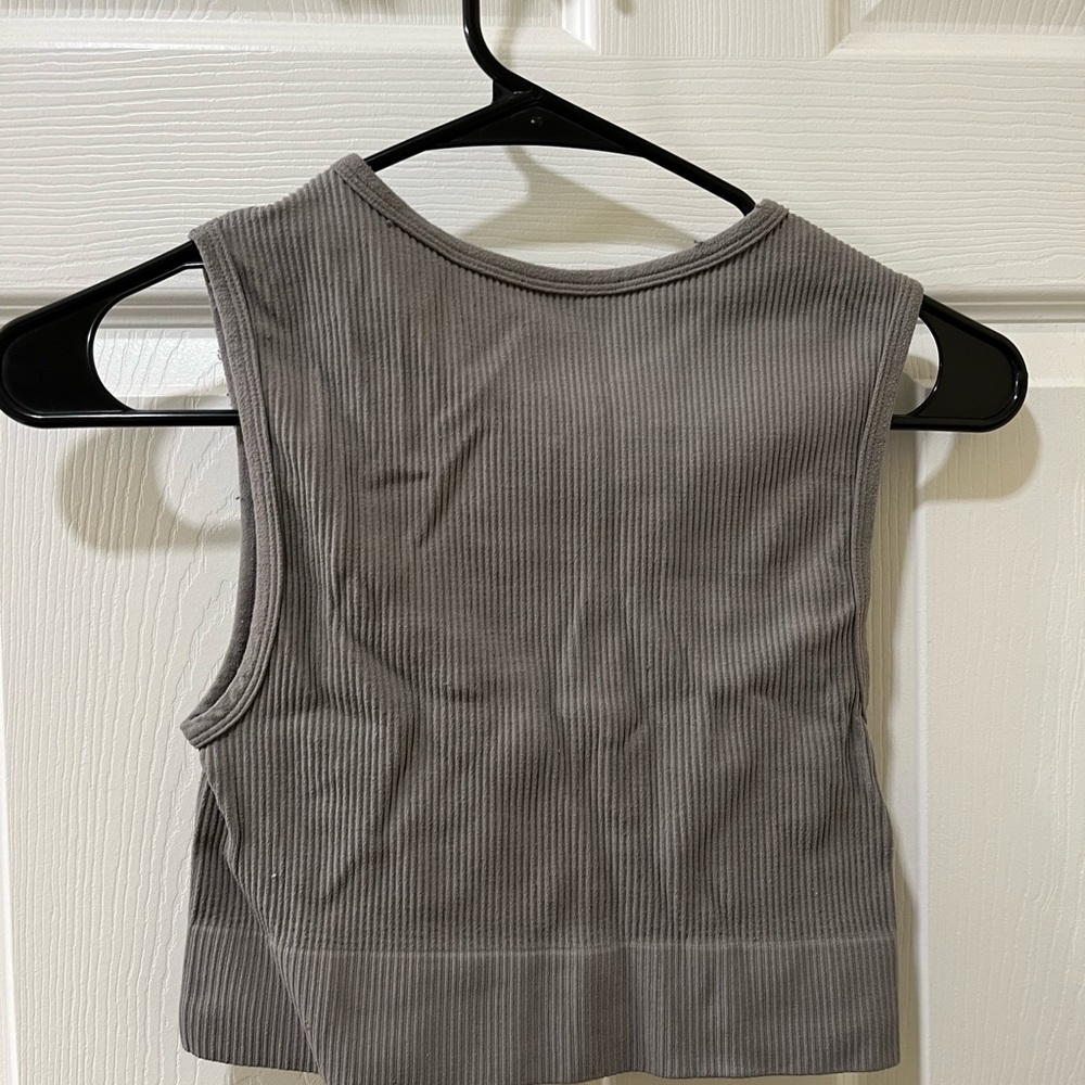 Garage Ribbed Crop Top - Picture 2 of 3
